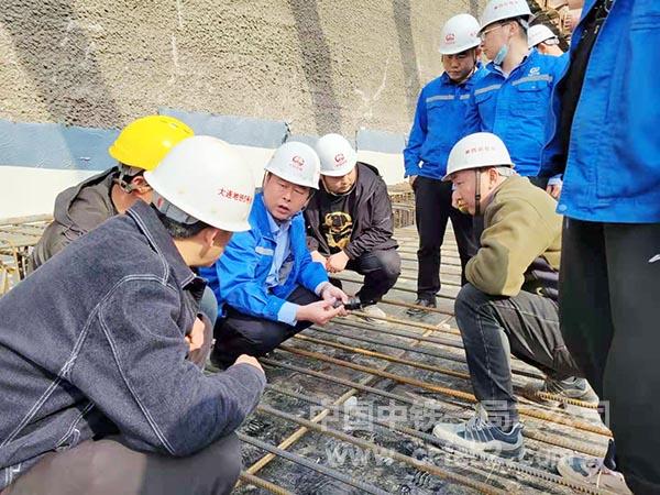 现场检查并提出要求 现场检查并提出要求