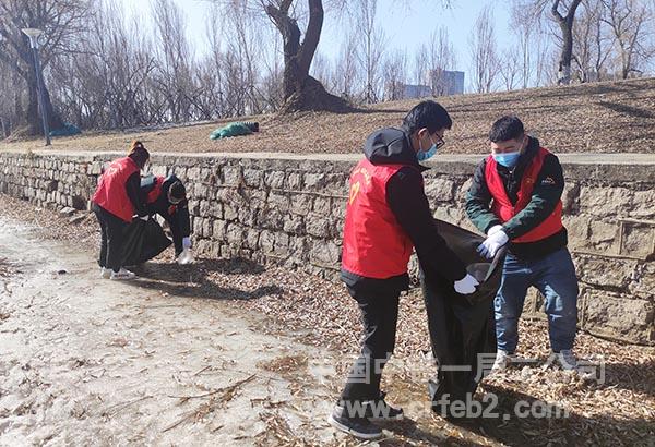 长春地铁五号线九工区项目组织垃圾清理 长春地铁五号线九工区项目组织垃圾清理