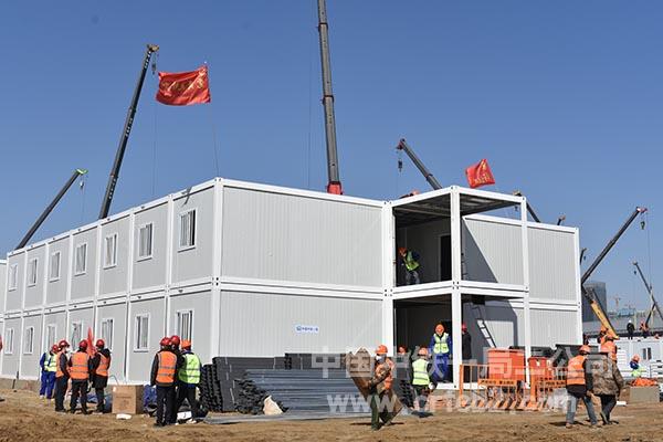 青年职工参建抗疫用房建设 青年职工参建抗疫用房建设