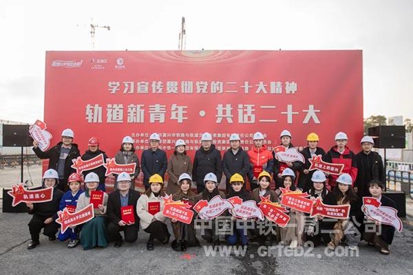 参加活动人员合影留念 参加活动人员合影留念