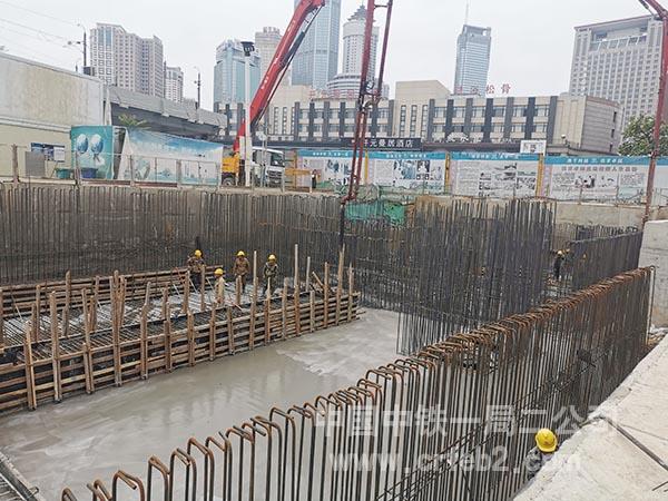 浇筑混凝土 浇筑混凝土