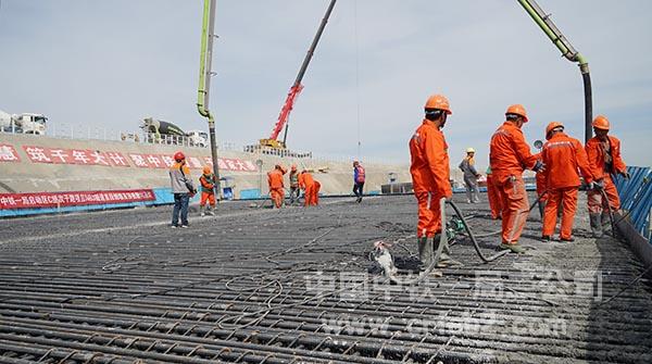 侧墙及顶板浇筑施工 侧墙及顶板浇筑施工
