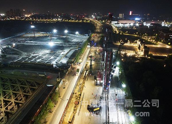 夜间加班加点施工 夜间加班加点施工