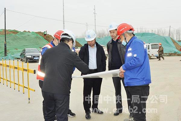 在现场听取汇报工作 在现场听取汇报工作