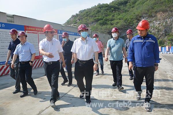 检查组莅临谷山村隧道 检查组莅临谷山村隧道