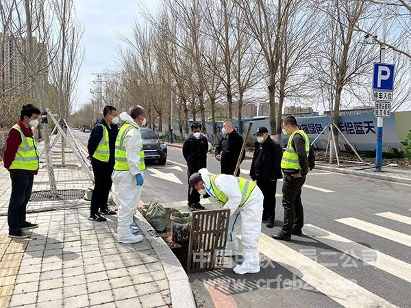 管委会副主任一行人检查指导清掏工作 管委会副主任一行人检查指导清掏工作