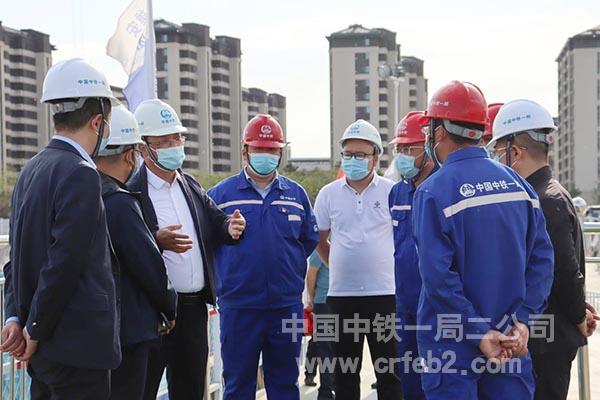 检查指导现场施工 检查指导现场施工