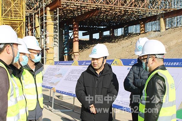 崔磊深入现场指导工作 崔磊深入现场指导工作