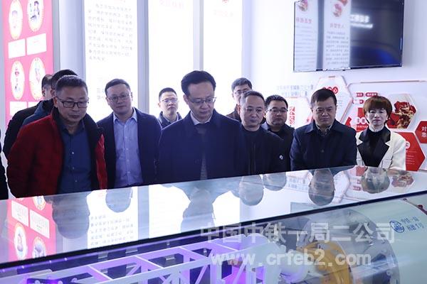观摩盾构推进模型 观摩盾构推进模型
