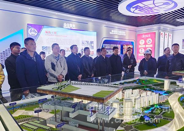湖州市交通学会观摩团听取项目汇报 湖州市交通学会观摩团听取项目汇报