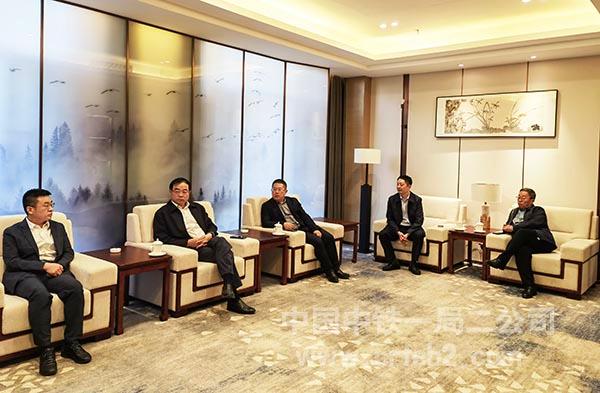 中铁一局领导与冠县县委领导座谈交流 中铁一局领导与冠县县委领导座谈交流