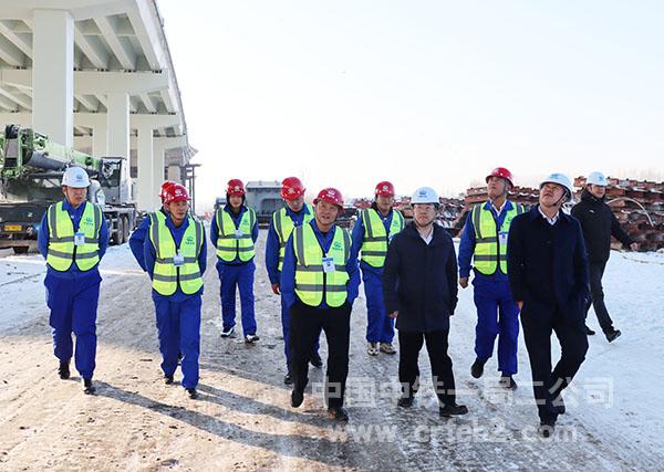 路海亮深入施工现场调研 路海亮深入施工现场调研