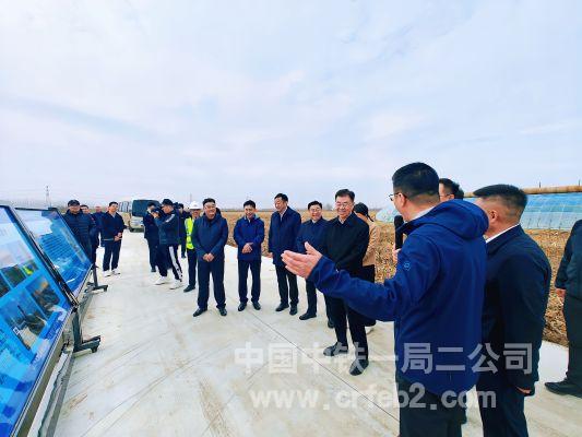 副省长李强听取现场情况汇报 副省长李强听取现场情况汇报