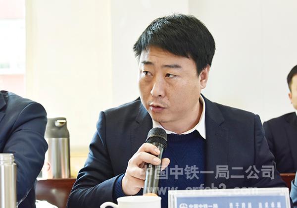 区域分管领导朱晓伟就完成年度营销指标做表态发言 区域分管领导朱晓伟就完成年度营销指标做表态发言