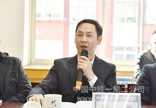 区域分管领导杜普就完成年度营销指标做表态发言 区域分管领导杜普就完成年度营销指标做表态发言